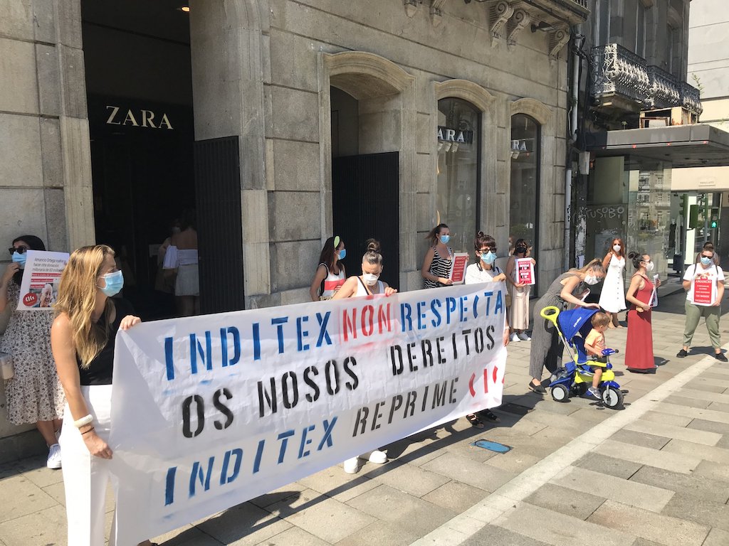 En Santiago, A Coruña, Vigo, Orense y Lugo las trabajadoras se movilizan contra los horarios impuestos por INDITEX pic